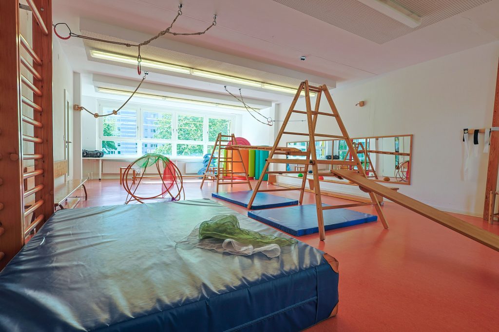 Bewegungsraum im Sportkindergarten am Berkenbrücker Steig in Lichtenberg.
